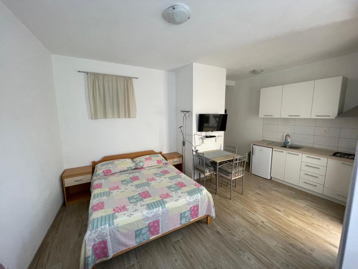 Apartmani Jasminka Vodice Exterior foto